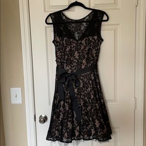 LBD! 🖤 Lace cocktail dress